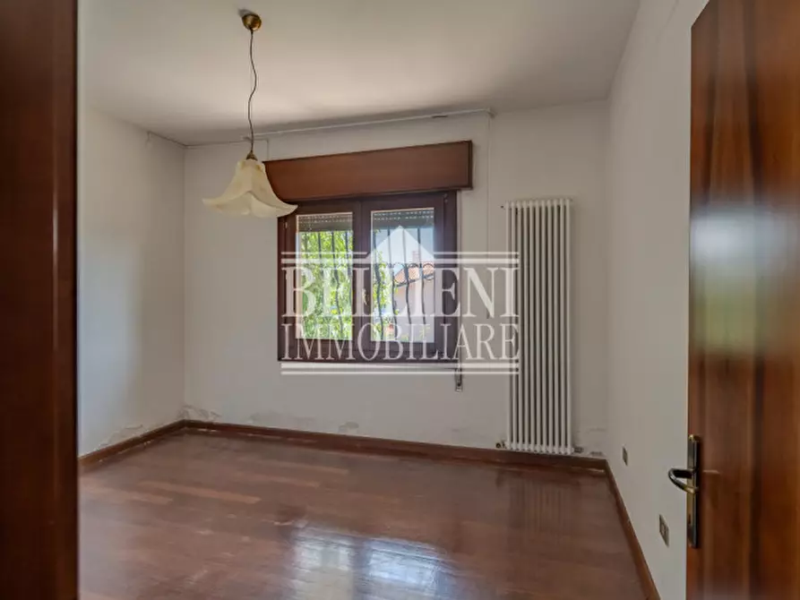 Immagine 10 di Villa in vendita  in Via Poggian a Creazzo