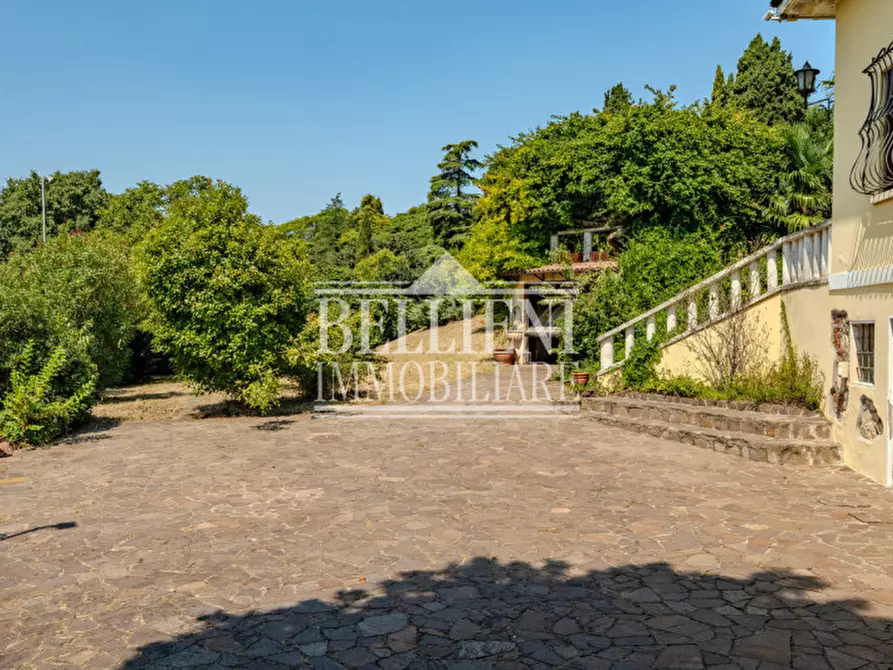 Immagine 23 di Villa in vendita  in Via Poggian a Creazzo