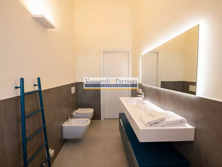 Immagine 6 di Appartamento in vendita  in Via Grezze a Desenzano Del Garda