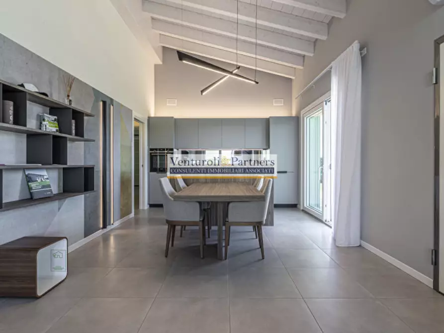 Immagine 6 di Appartamento in vendita  in Via Grezze a Desenzano Del Garda