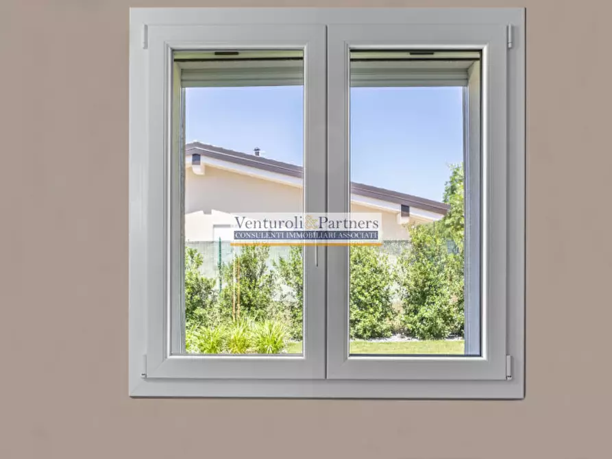 Immagine 10 di Appartamento in vendita  in Via Grezze a Desenzano Del Garda