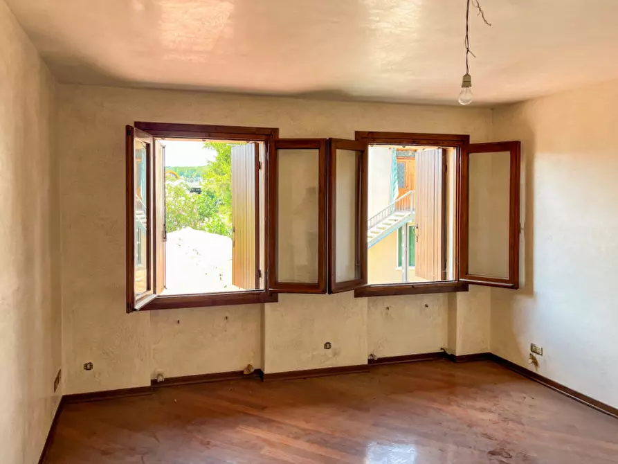 Immagine 13 di Casa indipendente in vendita  in Via Risorgimento a Montebelluna