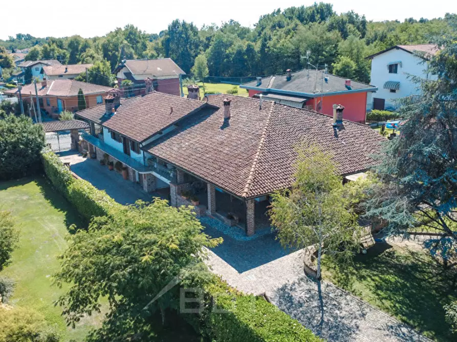 Immagine 1 di Villa in vendita  in Via Cossato, 44/a a Gattinara