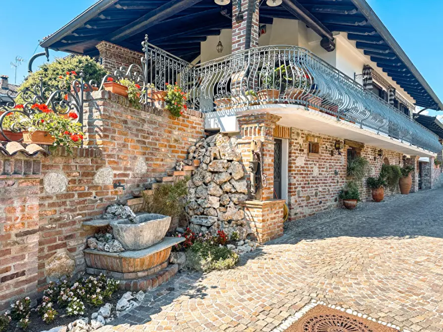 Immagine 3 di Villa in vendita  in Via Cossato, 44/a a Gattinara