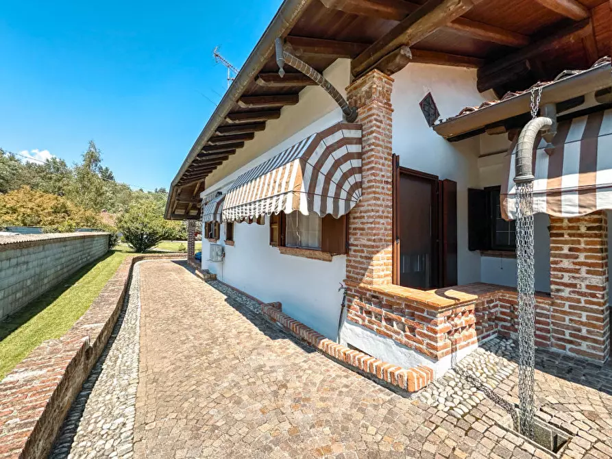 Immagine 9 di Villa in vendita  in Via Cossato, 44/a a Gattinara