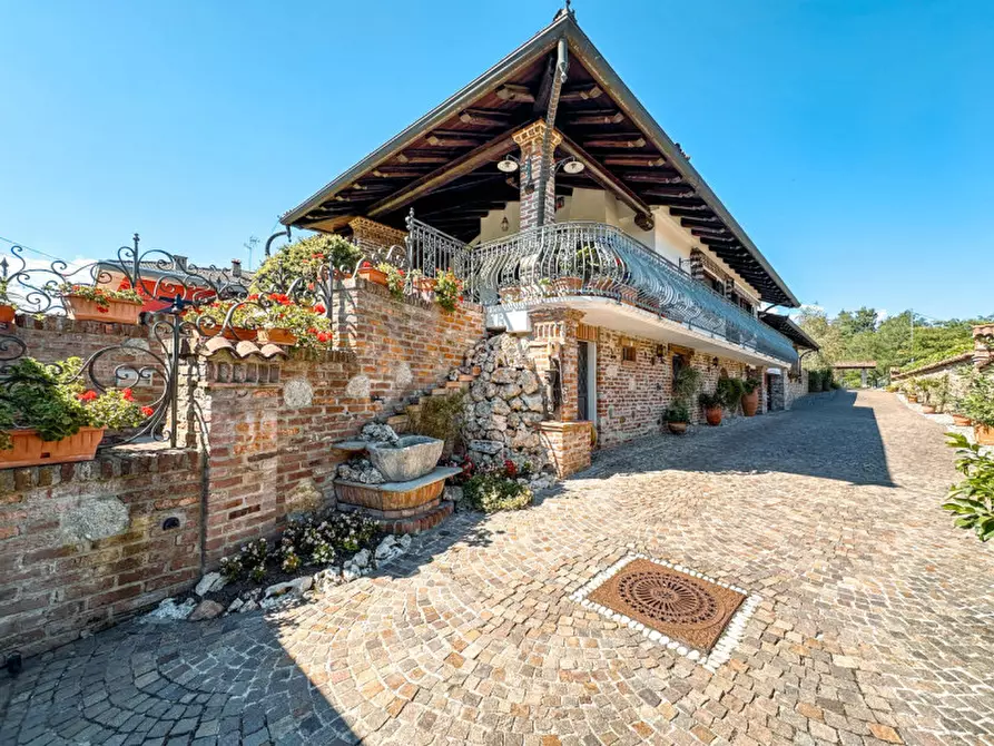 Immagine 12 di Villa in vendita  in Via Cossato, 44/a a Gattinara