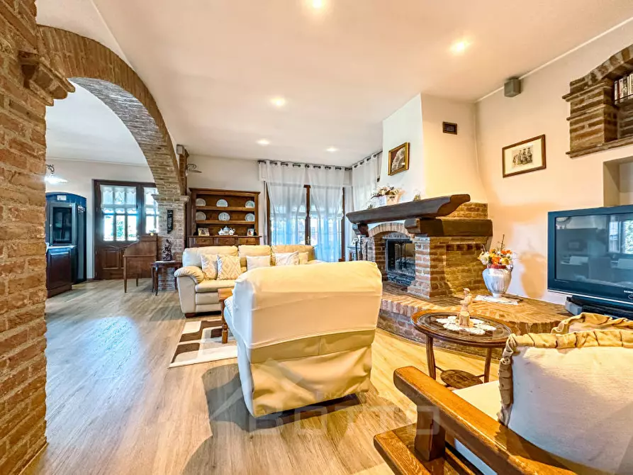 Immagine 23 di Villa in vendita  in Via Cossato, 44/a a Gattinara