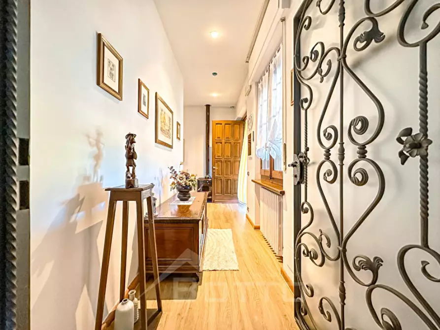 Immagine 29 di Villa in vendita  in Via Cossato, 44/a a Gattinara