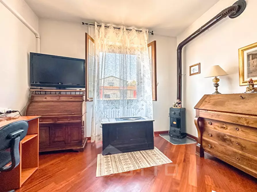 Immagine 30 di Villa in vendita  in Via Cossato, 44/a a Gattinara