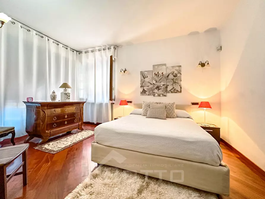 Immagine 32 di Villa in vendita  in Via Cossato, 44/a a Gattinara