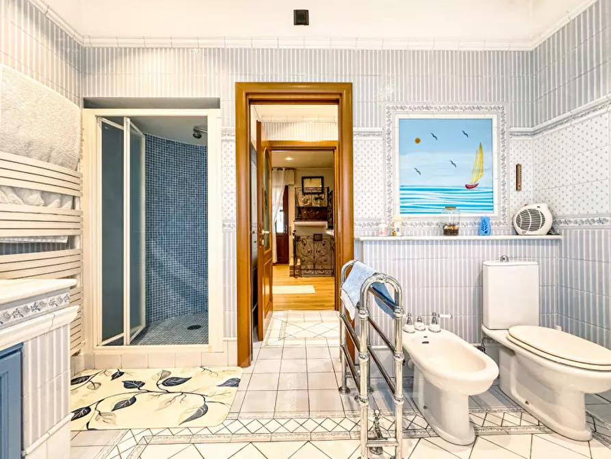 Immagine 35 di Villa in vendita  in Via Cossato, 44/a a Gattinara