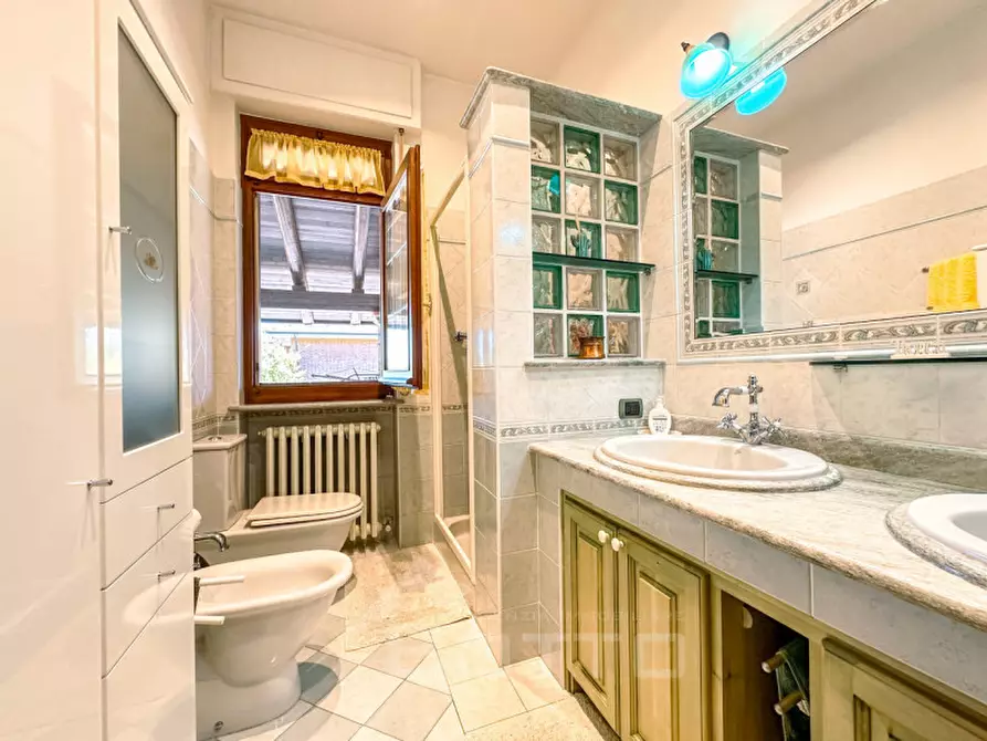 Immagine 36 di Villa in vendita  in Via Cossato, 44/a a Gattinara