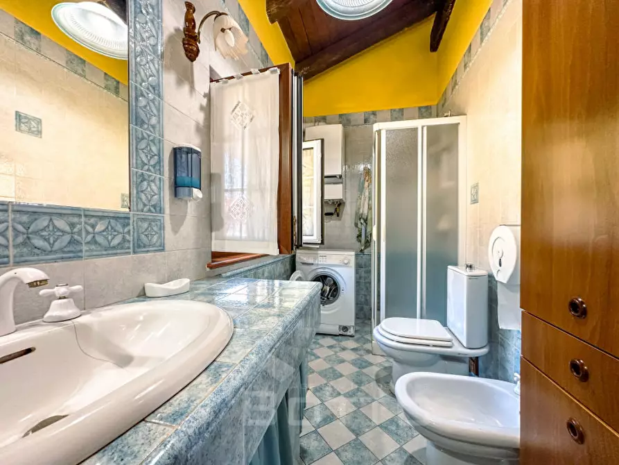 Immagine 39 di Villa in vendita  in Via Cossato, 44/a a Gattinara