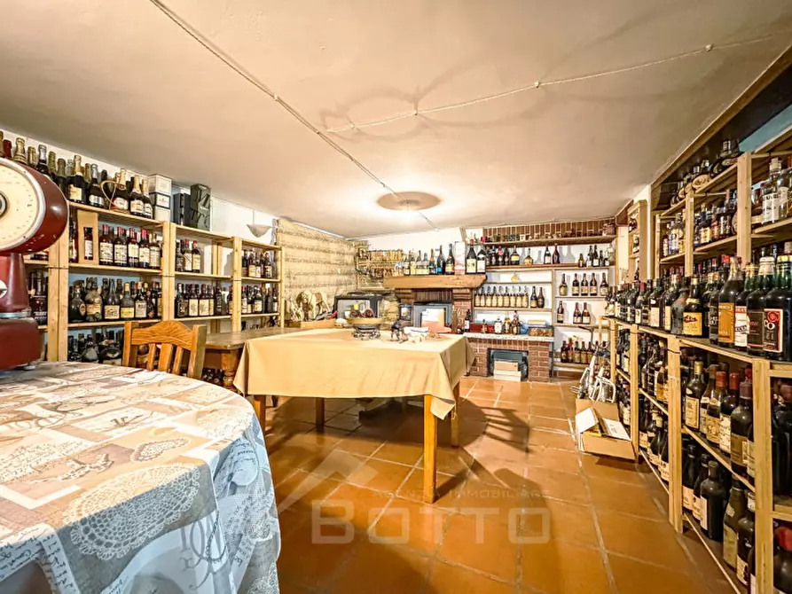 Immagine 42 di Villa in vendita  in Via Cossato, 44/a a Gattinara