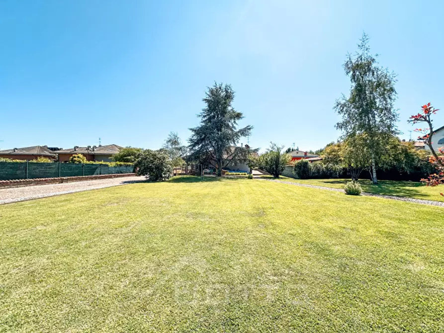 Immagine 49 di Villa in vendita  in Via Cossato, 44/a a Gattinara