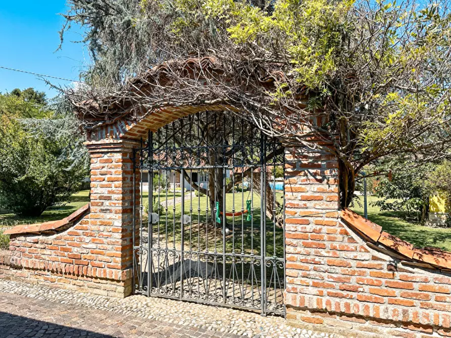 Immagine 51 di Villa in vendita  in Via Cossato, 44/a a Gattinara