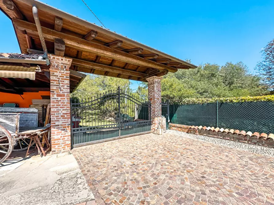 Immagine 52 di Villa in vendita  in Via Cossato, 44/a a Gattinara