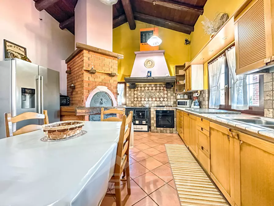 Immagine 55 di Villa in vendita  in Via Cossato, 44/a a Gattinara