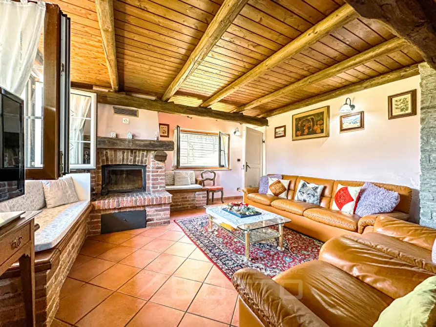 Immagine 56 di Villa in vendita  in Via Cossato, 44/a a Gattinara