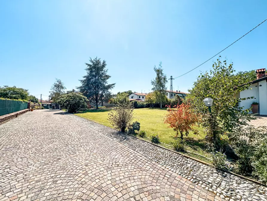 Immagine 59 di Villa in vendita  in Via Cossato, 44/a a Gattinara