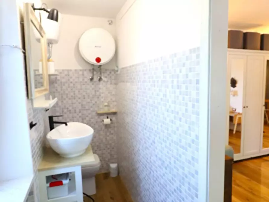 Immagine 11 di Appartamento in vendita  a Montevarchi