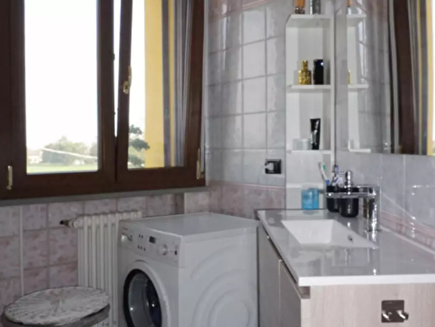 Immagine 45 di Appartamento in vendita  in Via Bertolotta, 9 a Sissa Trecasali