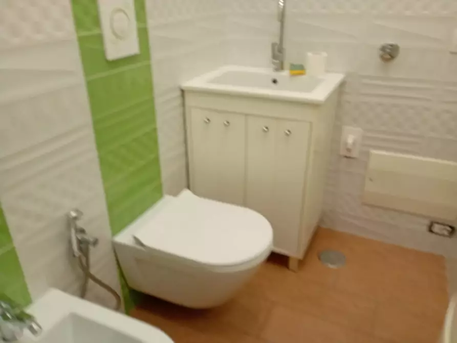 Immagine 18 di Camera in affitto  in Via Emilio Scaglione 21 a Napoli