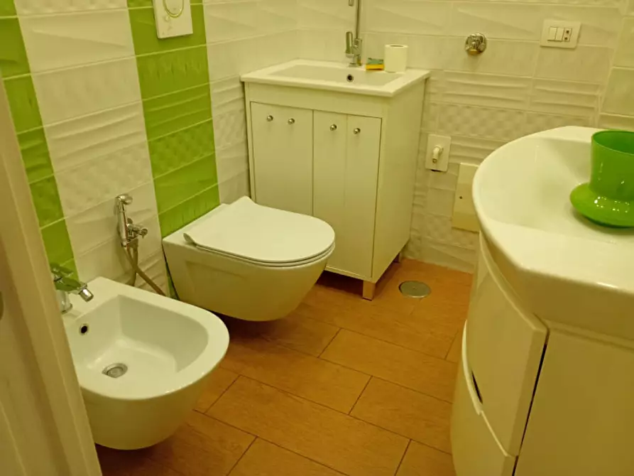 Immagine 19 di Camera in affitto  in Via Emilio Scaglione 21 a Napoli