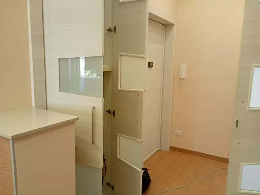 Immagine 27 di Camera in affitto  in Via Emilio Scaglione 21 a Napoli