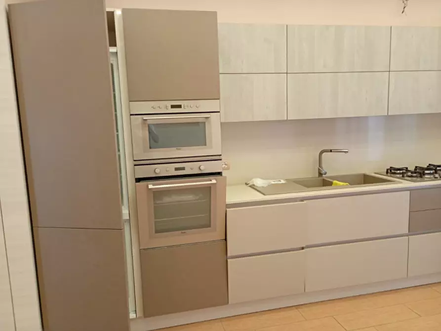 Immagine 36 di Camera in affitto  in Via Emilio Scaglione 21 a Napoli