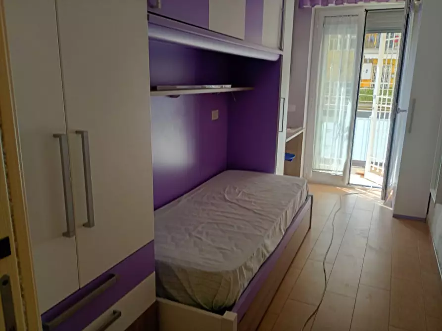 Immagine 41 di Camera in affitto  in Via Emilio Scaglione 21 a Napoli