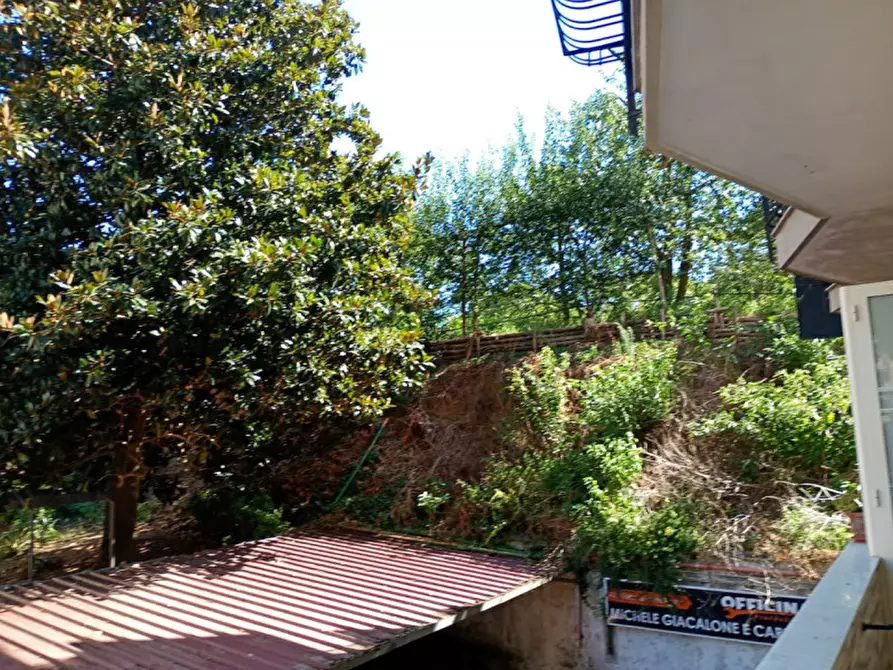 Immagine 42 di Camera in affitto  in Via Emilio Scaglione 21 a Napoli