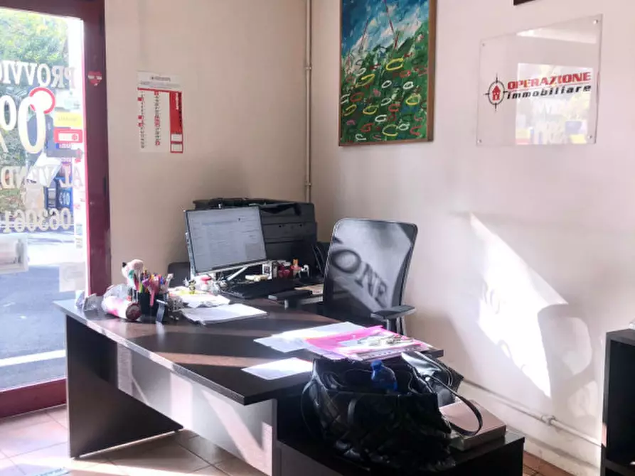 Immagine 7 di Negozio in affitto  in via trionfale 9098 a Roma