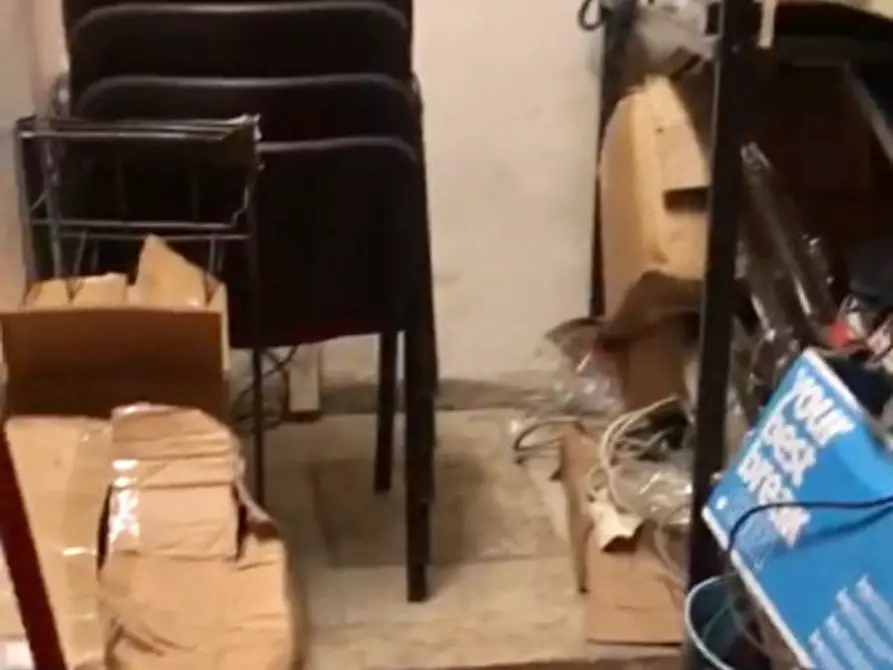 Immagine 21 di Negozio in affitto  in via trionfale 9098 a Roma