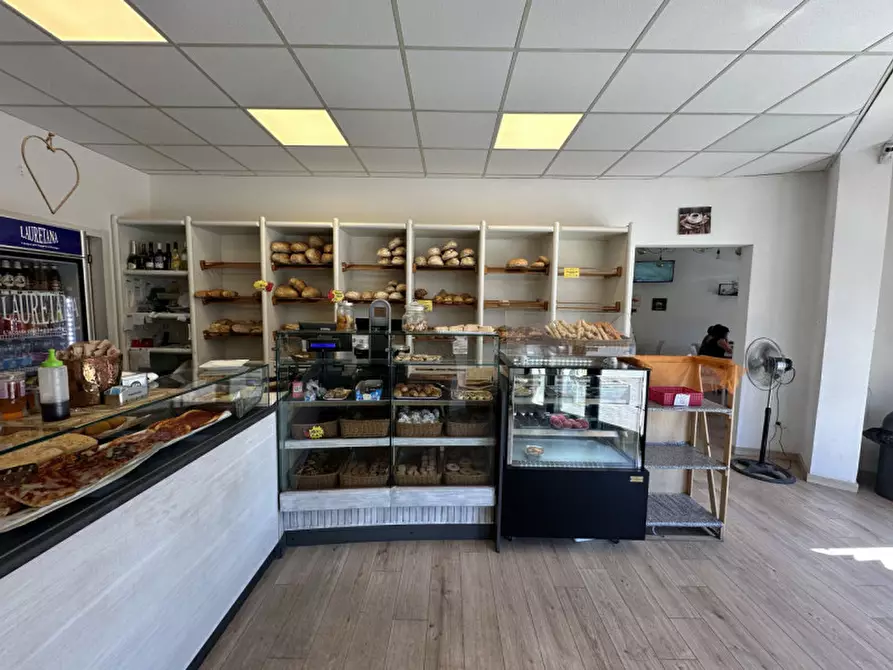 Immagine 4 di Attività commerciale in vendita  in Via delle Paratoie a Cervia