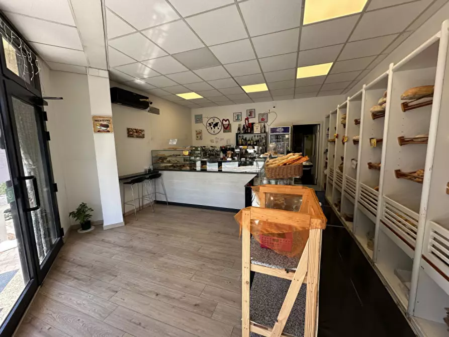 Immagine 6 di Attività commerciale in vendita  in Via delle Paratoie a Cervia