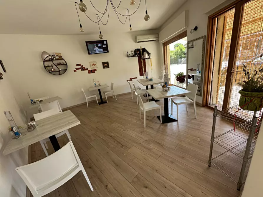 Immagine 7 di Attività commerciale in vendita  in Via delle Paratoie a Cervia