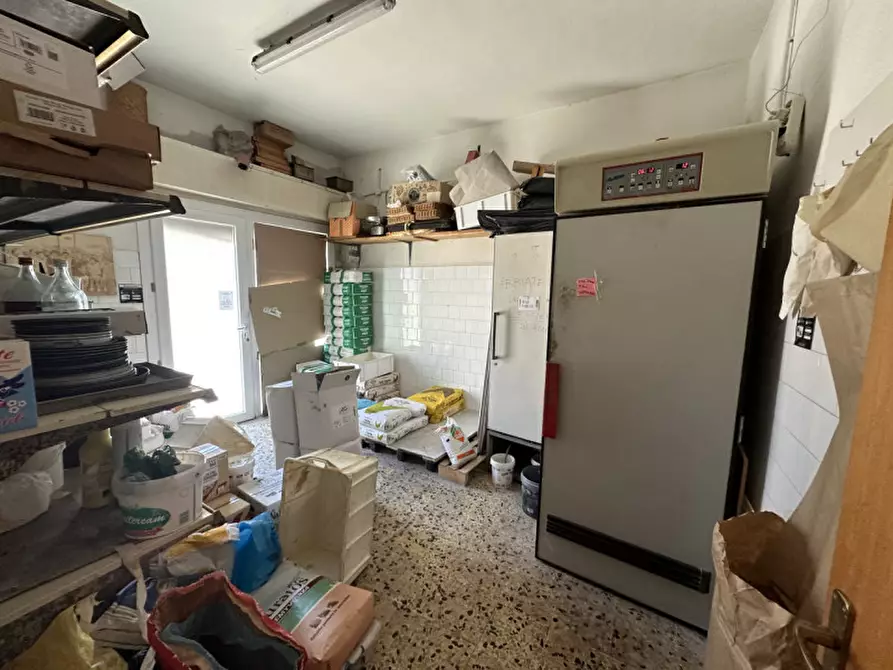 Immagine 23 di Attività commerciale in vendita  in Via delle Paratoie a Cervia