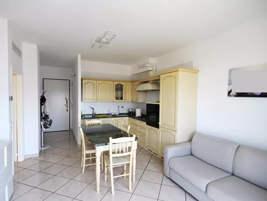 Immagine 3 di Appartamento in vendita  in via Passeggiata dei Fiori a Misano Adriatico