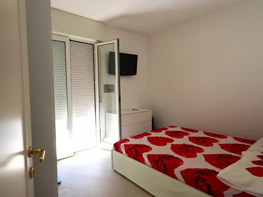 Immagine 11 di Appartamento in vendita  in via Passeggiata dei Fiori a Misano Adriatico