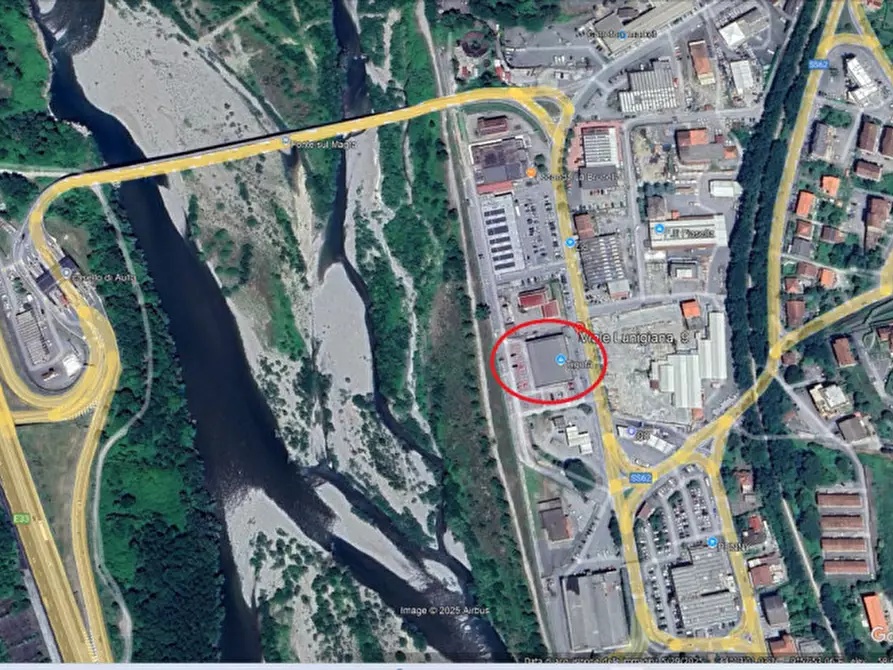 Immagine 5 di Magazzino in vendita  in viale Lunigiana n. 9 a Aulla