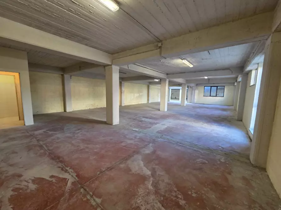 Immagine 4 di Magazzino in affitto  in viale Lunigiana n. 9 a Aulla