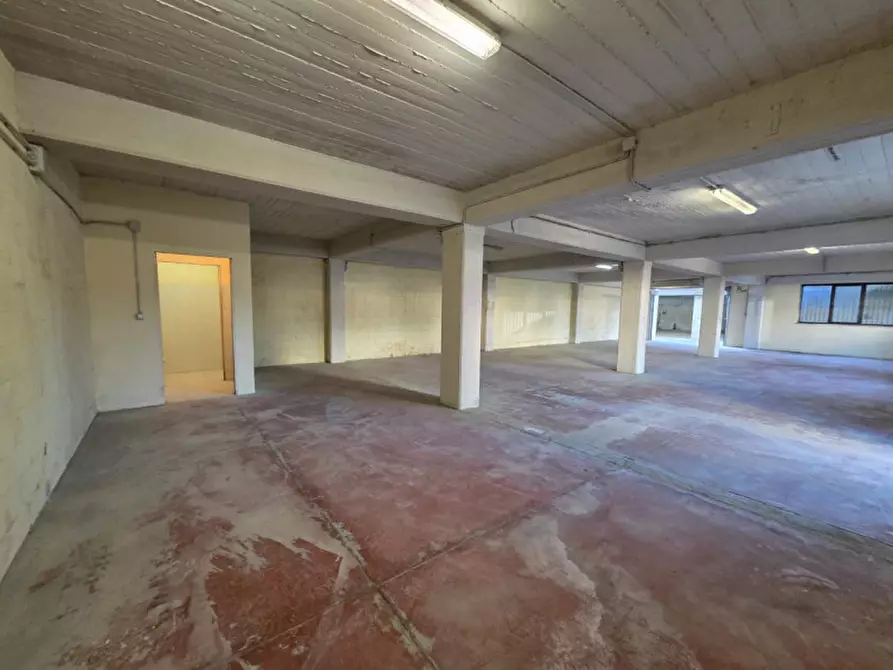 Immagine 19 di Magazzino in affitto  in viale Lunigiana n. 9 a Aulla