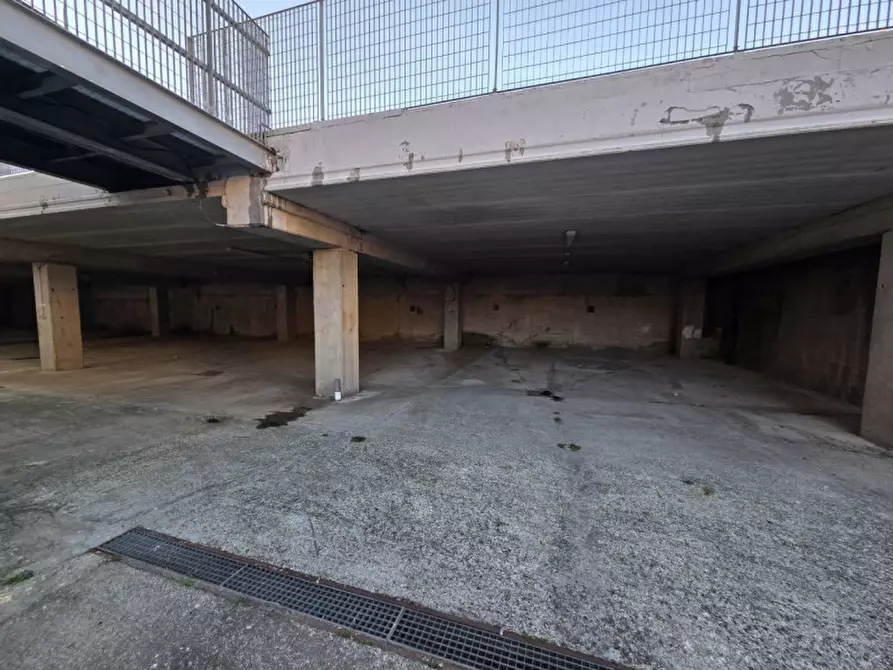 Immagine 22 di Magazzino in affitto  in viale Lunigiana n. 9 a Aulla