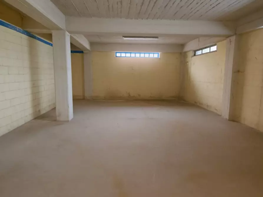 Immagine 8 di Magazzino in affitto  in viale Lunigiana n. 9 a Aulla