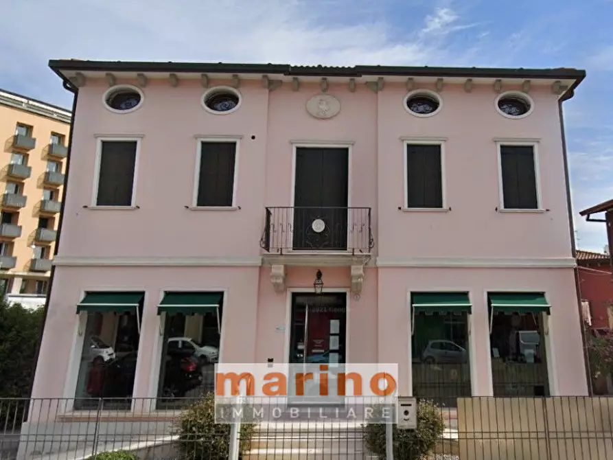 Immagine 1 di Negozio in affitto  in Via Domenico Turazza a Padova