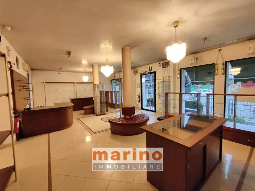 Immagine 1 di Negozio in affitto  in Via Domenico Turazza a Padova