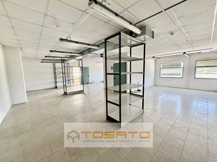 Immagine 6 di Capannone industriale in affitto  a Isola Rizza
