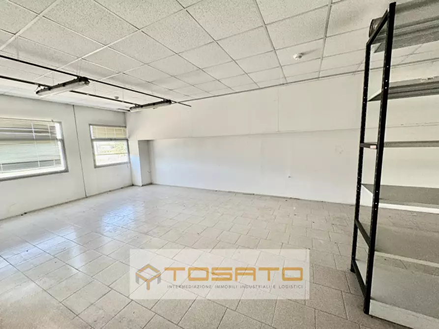 Immagine 7 di Capannone industriale in affitto  a Isola Rizza