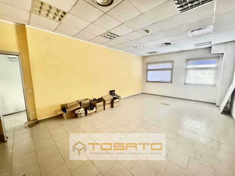 Immagine 8 di Capannone industriale in affitto  a Isola Rizza